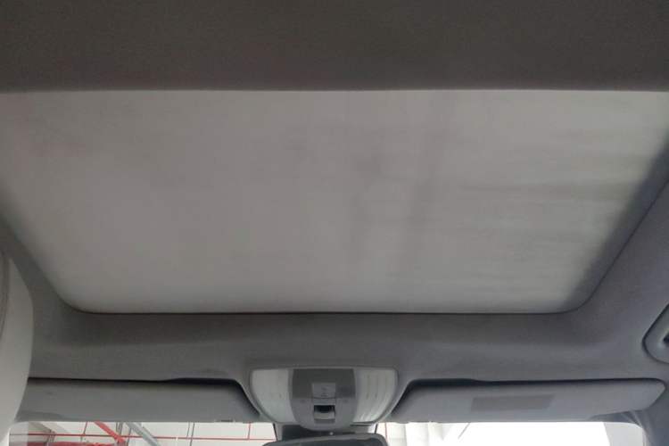 Used Mercedes-Benz E-Class 2013 E 260 L CGI Stylish Model Headliner