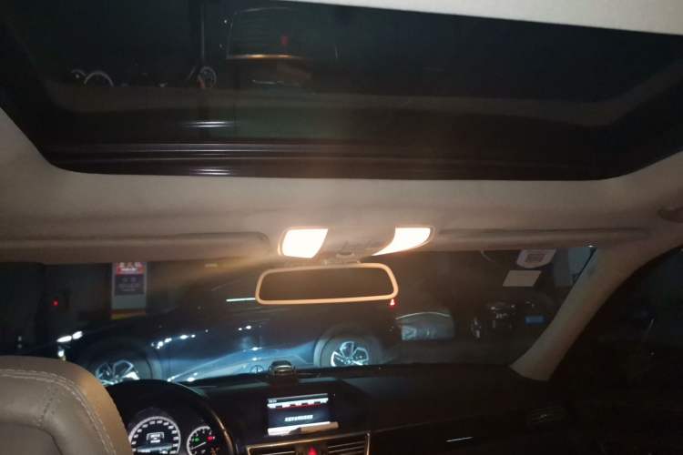 Used Mercedes-Benz E-Class 2013 E 260 L CGI Stylish Model Headliner