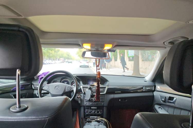 Used Mercedes-Benz E-Class 2013 E 260 L CGI Stylish Model Headliner