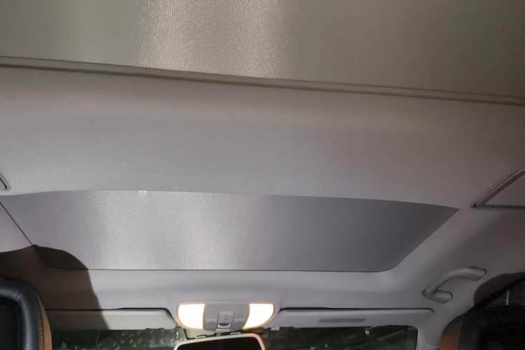 Used Mercedes-Benz E-Class 2013 E 260 L CGI Stylish Model Headliner