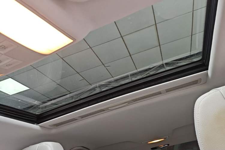 Used Mercedes-Benz E-Class 2013 E 260 L CGI Elegant Model Headliner