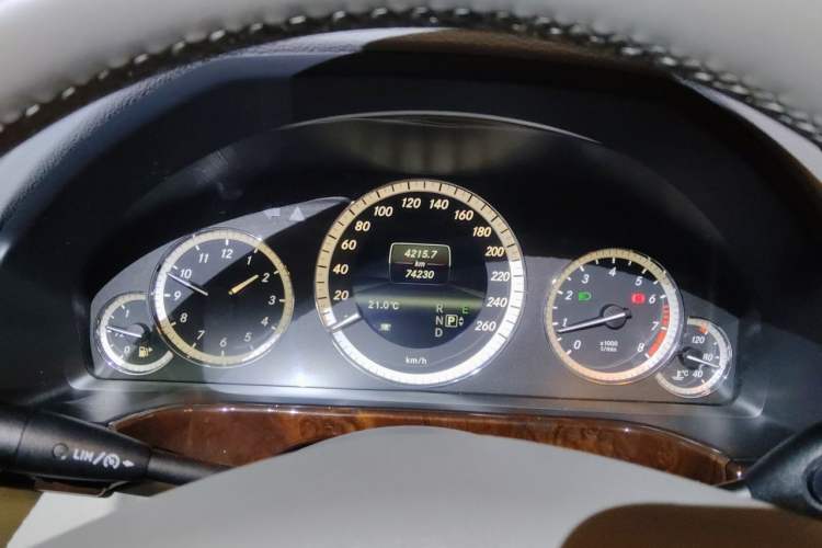 Used Mercedes-Benz E-Class 2013 E 260 L CGI Elegant Model Instrument Cluster