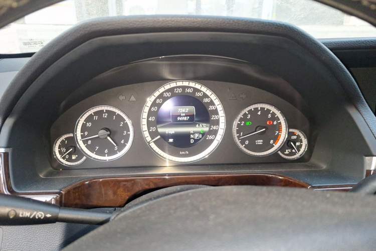 Used Mercedes-Benz E-Class 2013 E 300 L Elegant Model Instrument Cluster