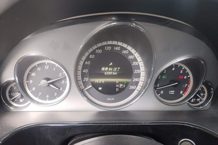 Used Mercedes-Benz E-Class 2013 E 260 L CGI Stylish Model Instrument Cluster