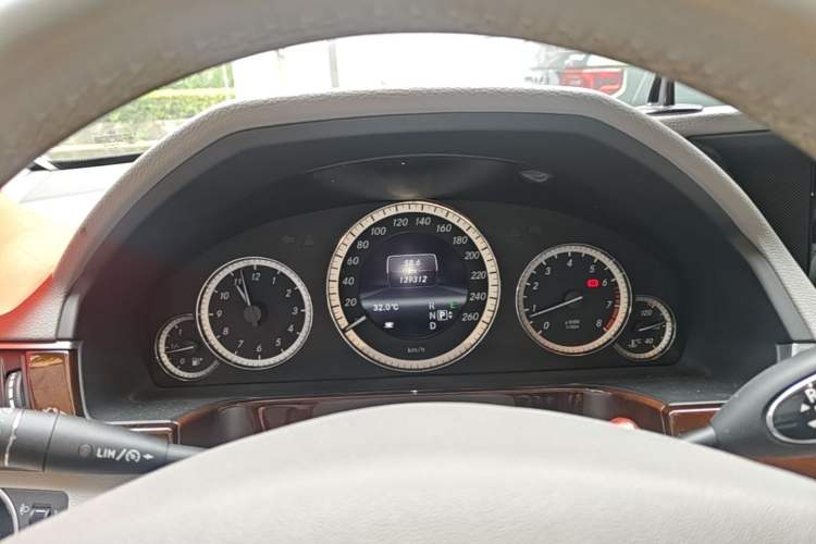 Used Mercedes-Benz E-Class 2013 E 260 L CGI Elegant Model Instrument Cluster