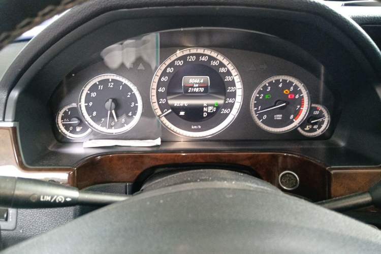 Used Mercedes-Benz E-Class 2013 E 260 L CGI Elegant Model Instrument Cluster