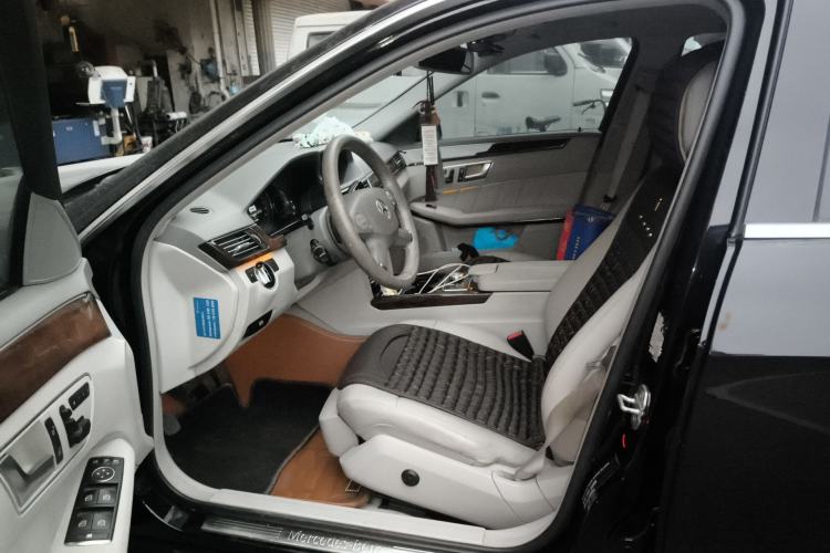 Used Mercedes-Benz E-Class 2013 E 300 L Elegant Model Interior 3