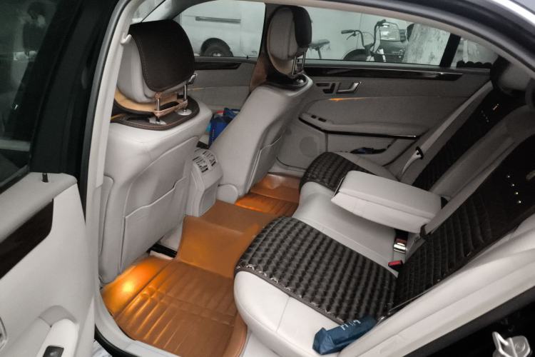 Used Mercedes-Benz E-Class 2013 E 300 L Elegant Model Interior 4