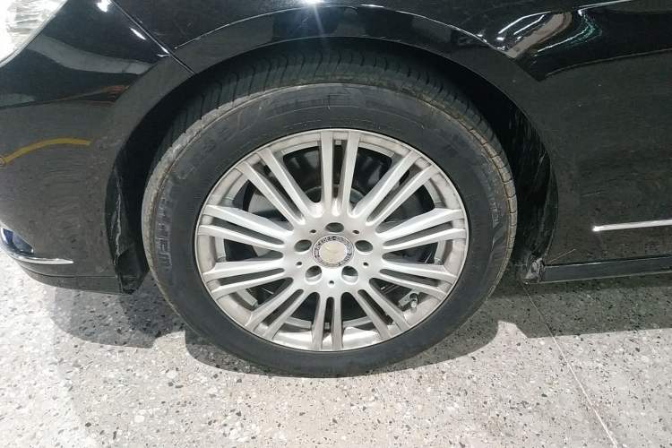 Used Mercedes-Benz E-Class 2013 E 260 L CGI Elegant Model Left Front Wheel Hub