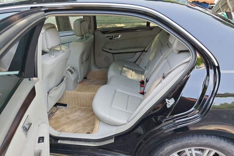 Used Mercedes-Benz E-Class 2013 E 260 L CGI Elegant Model Left Rear Seat