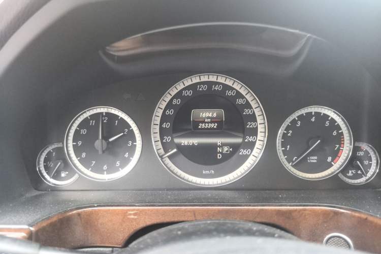 Used Mercedes-Benz E-Class 2013 E 260 L CGI Elegant Model Odometer Close Up
