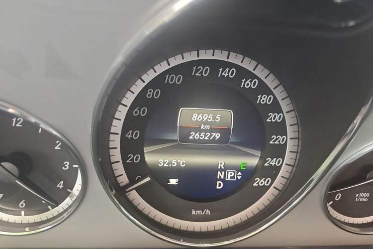 Used Mercedes-Benz E-Class 2013 E 300 L Stylish Luxury Model Odometer Close Up