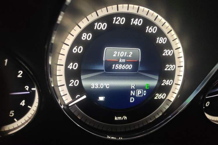 Used Mercedes-Benz E-Class 2013 E 260 L CGI Stylish Model Odometer Close Up