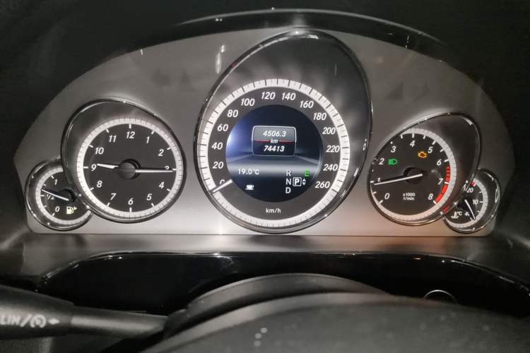 Used Mercedes-Benz E-Class 2013 E 260 L CGI Stylish Model Odometer Close Up