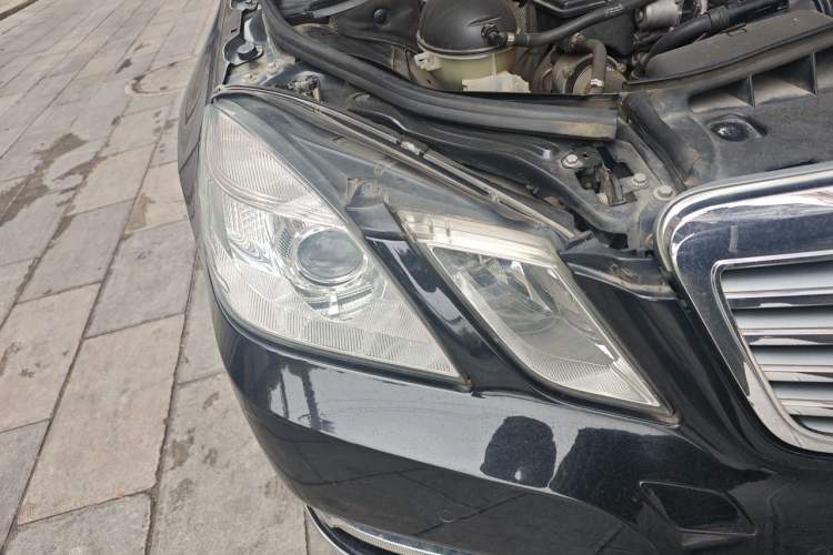 Used Mercedes-Benz E-Class 2013 E 260 L CGI Elegant Model Right Front Headlight