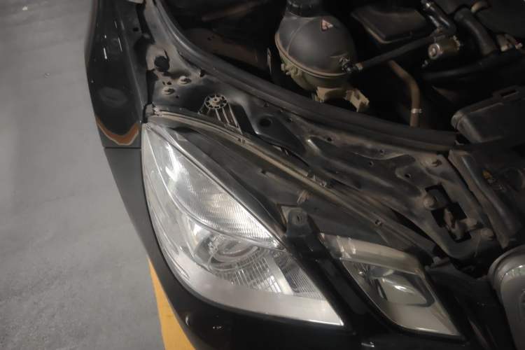 Used Mercedes-Benz E-Class 2013 E 260 L CGI Stylish Model Right Front Headlight