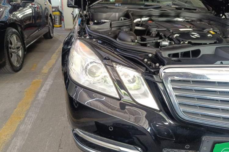 Used Mercedes-Benz E-Class 2013 E 260 L CGI Elegant Model Right Front Headlight