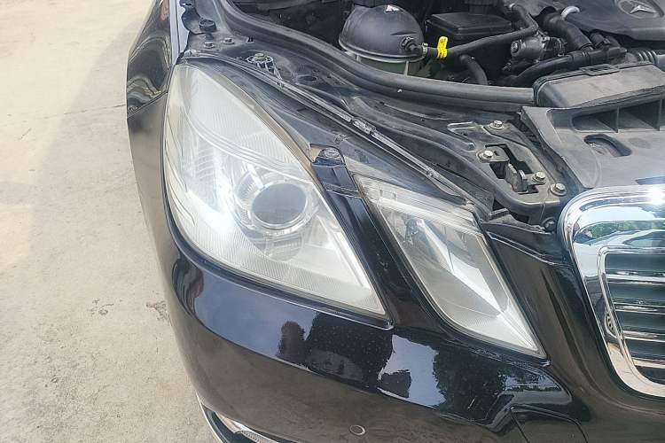 Used Mercedes-Benz E-Class 2013 E 260 L CGI Stylish Model Right Front Headlight
