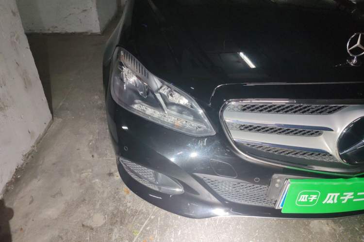 Used Mercedes-Benz E-Class 2013 E 260 L CGI Elegant Model Right Front Headlight