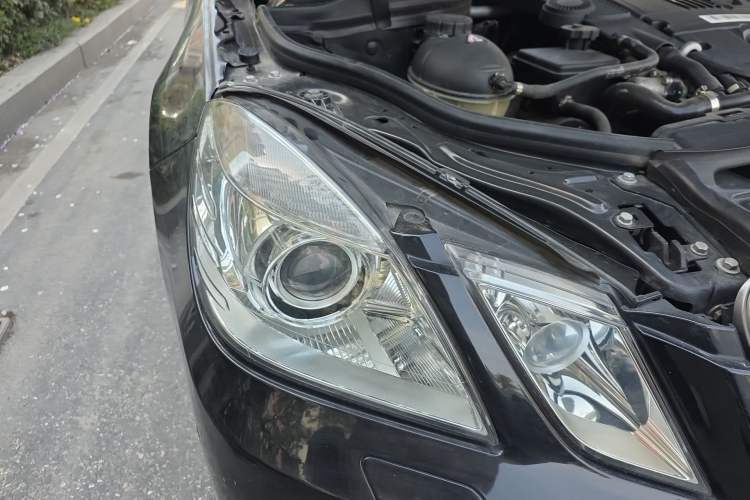 Used Mercedes-Benz E-Class 2013 E 260 L CGI Stylish Model Right Front Headlight