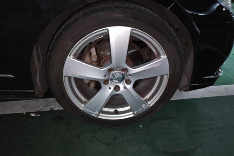 Used Mercedes-Benz E-Class 2013 E 260 L CGI Stylish Model Right Front Wheel Hub