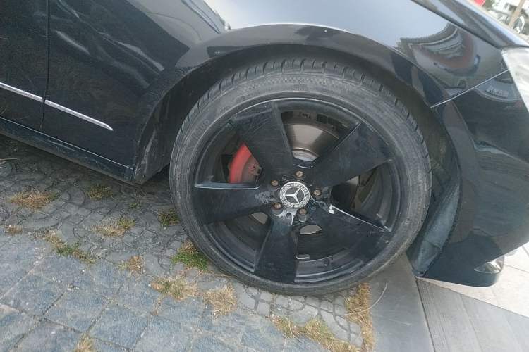 Used Mercedes-Benz E-Class 2013 E 300 L Stylish Model Right Front Wheel Hub