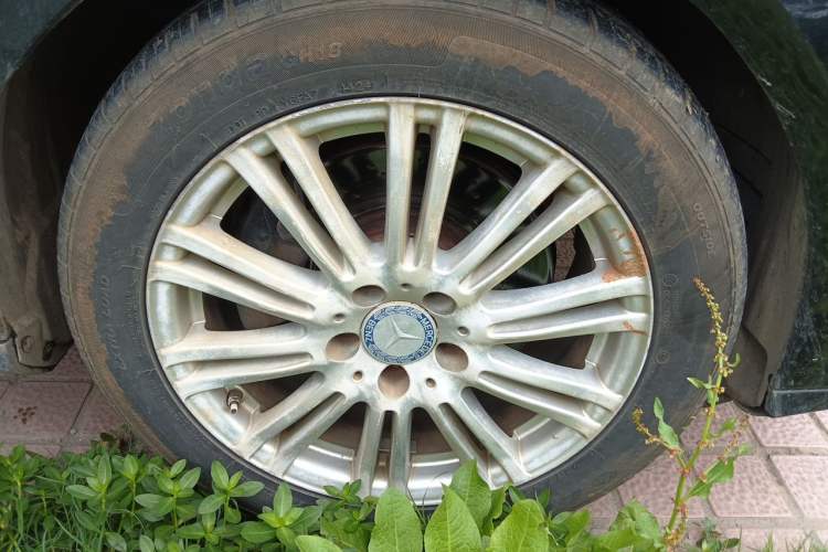 Used Mercedes-Benz E-Class 2013 E 260 L CGI Elegant Model Right Front Wheel Hub