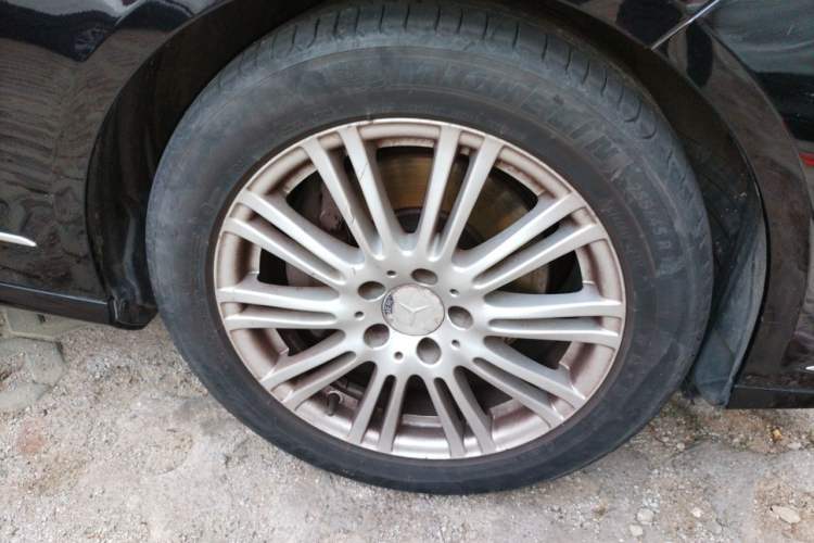 Used Mercedes-Benz E-Class 2013 E 260 L CGI Elegant Model Right Front Wheel Hub