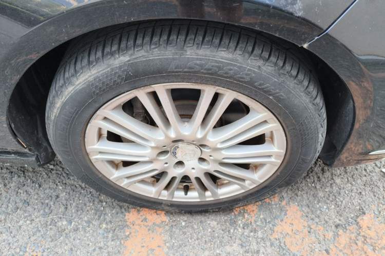 Used Mercedes-Benz E-Class 2013 E 260 L CGI Elegant Model Right Front Wheel Hub