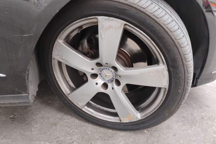 Used Mercedes-Benz E-Class 2013 E 300 L Elegant Model Right Front Wheel Hub