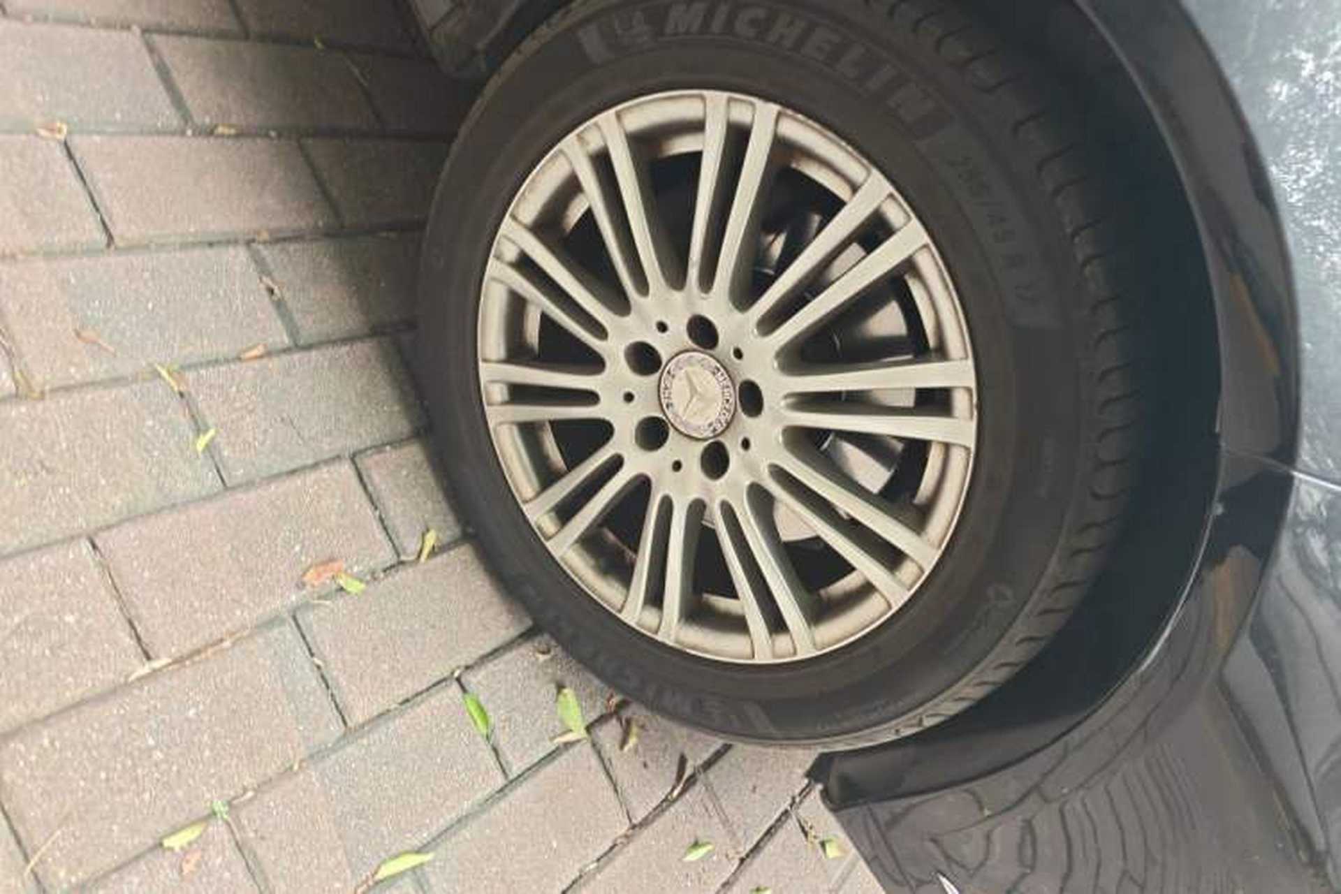 Used Mercedes-Benz E-Class 2013 E 260 L CGI Elegant Model Right Front Wheel Hub