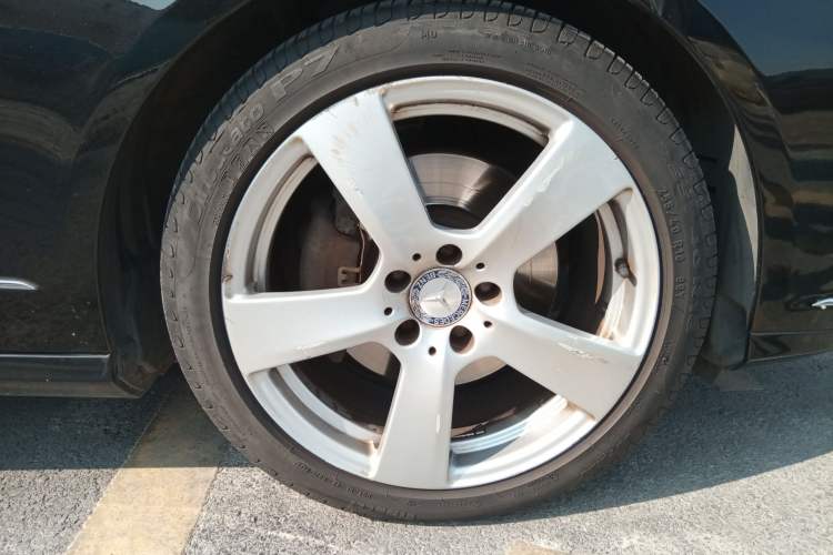Used Mercedes-Benz E-Class 2013 E 260 L CGI Stylish Model Right Front Wheel Hub