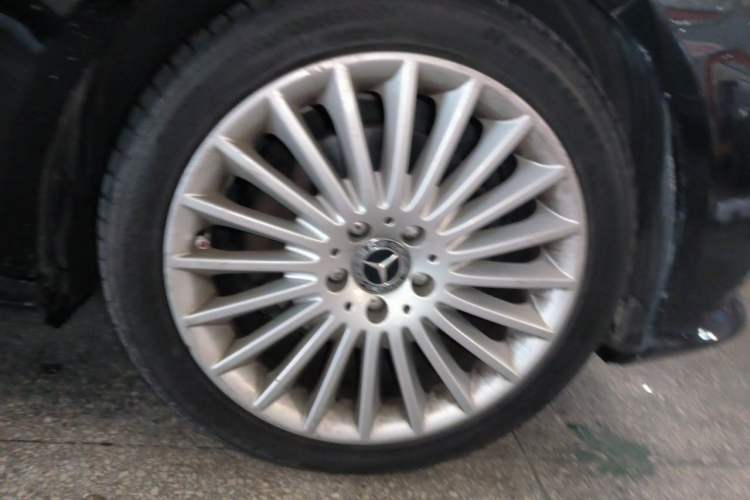 Used Mercedes-Benz E-Class 2013 E 300 L Stylish Model Right Front Wheel Hub
