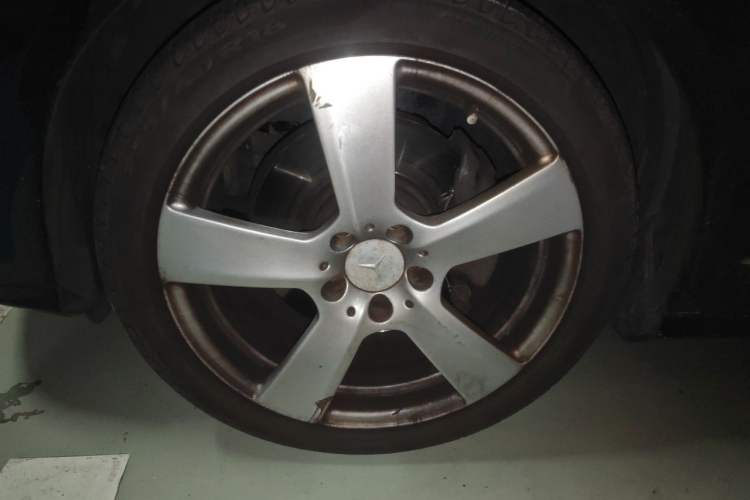 Used Mercedes-Benz E-Class 2013 E 260 L CGI Stylish Model Right Front Wheel Hub