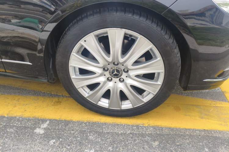 Used Mercedes-Benz E-Class 2013 E 260 L CGI Stylish Model Right Front Wheel Hub