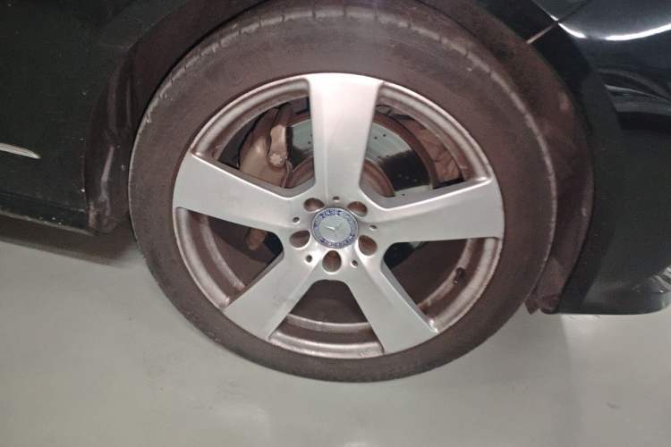 Used Mercedes-Benz E-Class 2013 E 300 L Stylish Model Right Front Wheel Hub