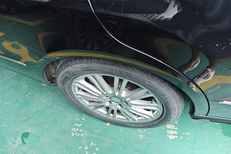 Used Mercedes-Benz E-Class 2013 E 260 L CGI Elegant Model Right Rear Wheel Hub