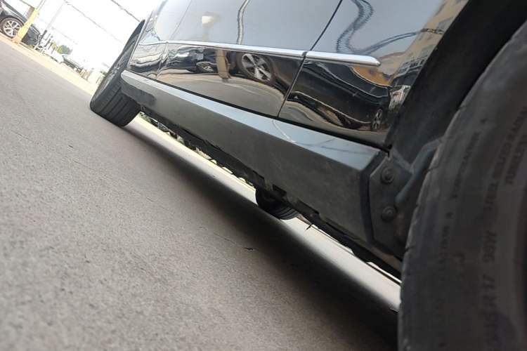 Used Mercedes-Benz E-Class 2013 E 260 L CGI Elegant Model Right Side Sill