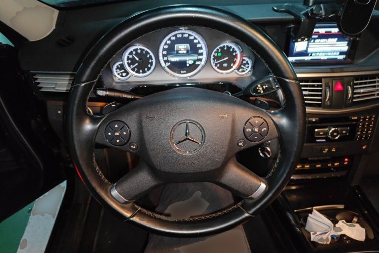 Used Mercedes-Benz E-Class 2013 E 260 L CGI Stylish Model Steering Wheel