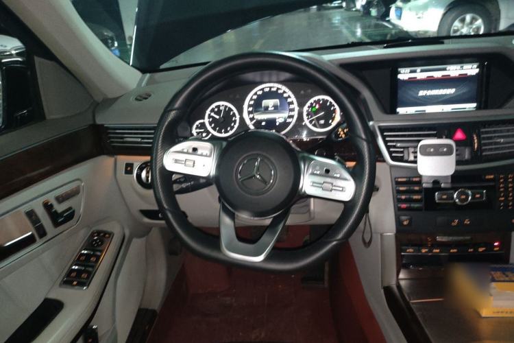 Used Mercedes-Benz E-Class 2013 E 300 L Elegant Model Steering Wheel