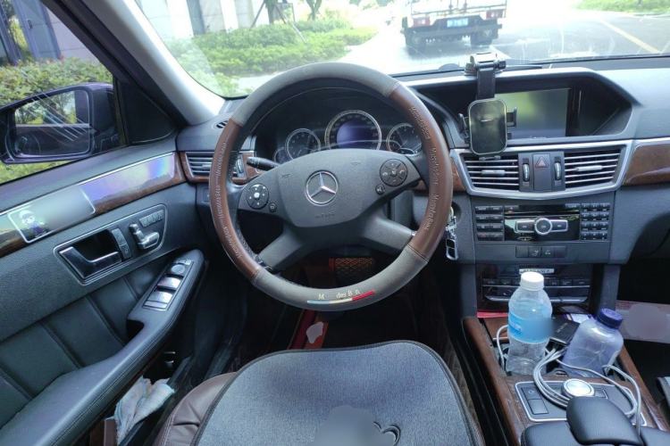 Used Mercedes-Benz E-Class 2013 E 260 L CGI Elegant Model Steering Wheel