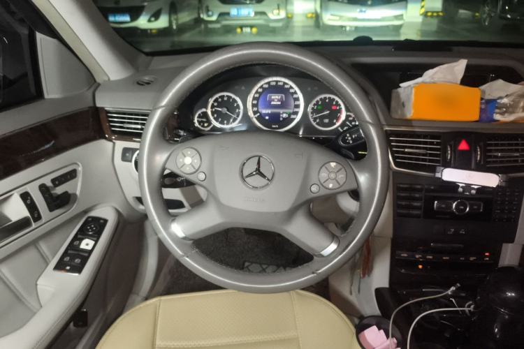 Used Mercedes-Benz E-Class 2013 E 260 L CGI Elegant Model Steering Wheel