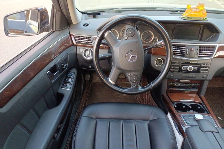 Used Mercedes-Benz E-Class 2013 E 300 L Elegant Model Steering Wheel