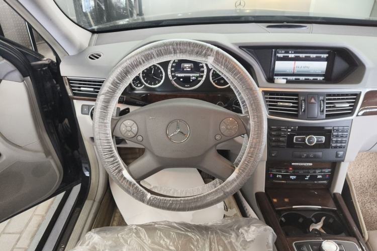 Used Mercedes-Benz E-Class 2013 E 300 L Elegant Model Steering Wheel