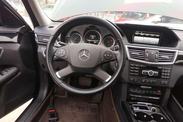 Used Mercedes-Benz E-Class 2013 E 300 L Stylish Model Steering Wheel