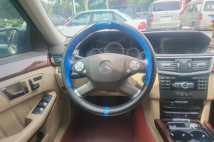 Used Mercedes-Benz E-Class 2013 E 260 L CGI Stylish Model Steering Wheel