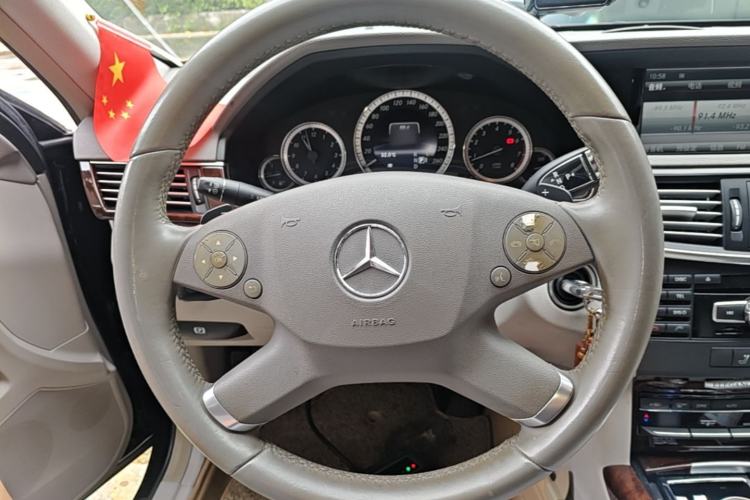 Used Mercedes-Benz E-Class 2013 E 260 L CGI Elegant Model Steering Wheel