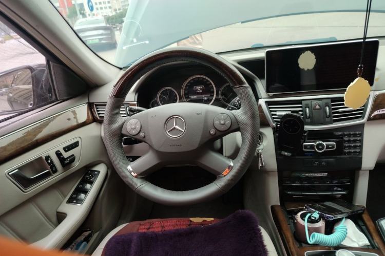 Used Mercedes-Benz E-Class 2013 E 260 L CGI Elegant Model Steering Wheel
