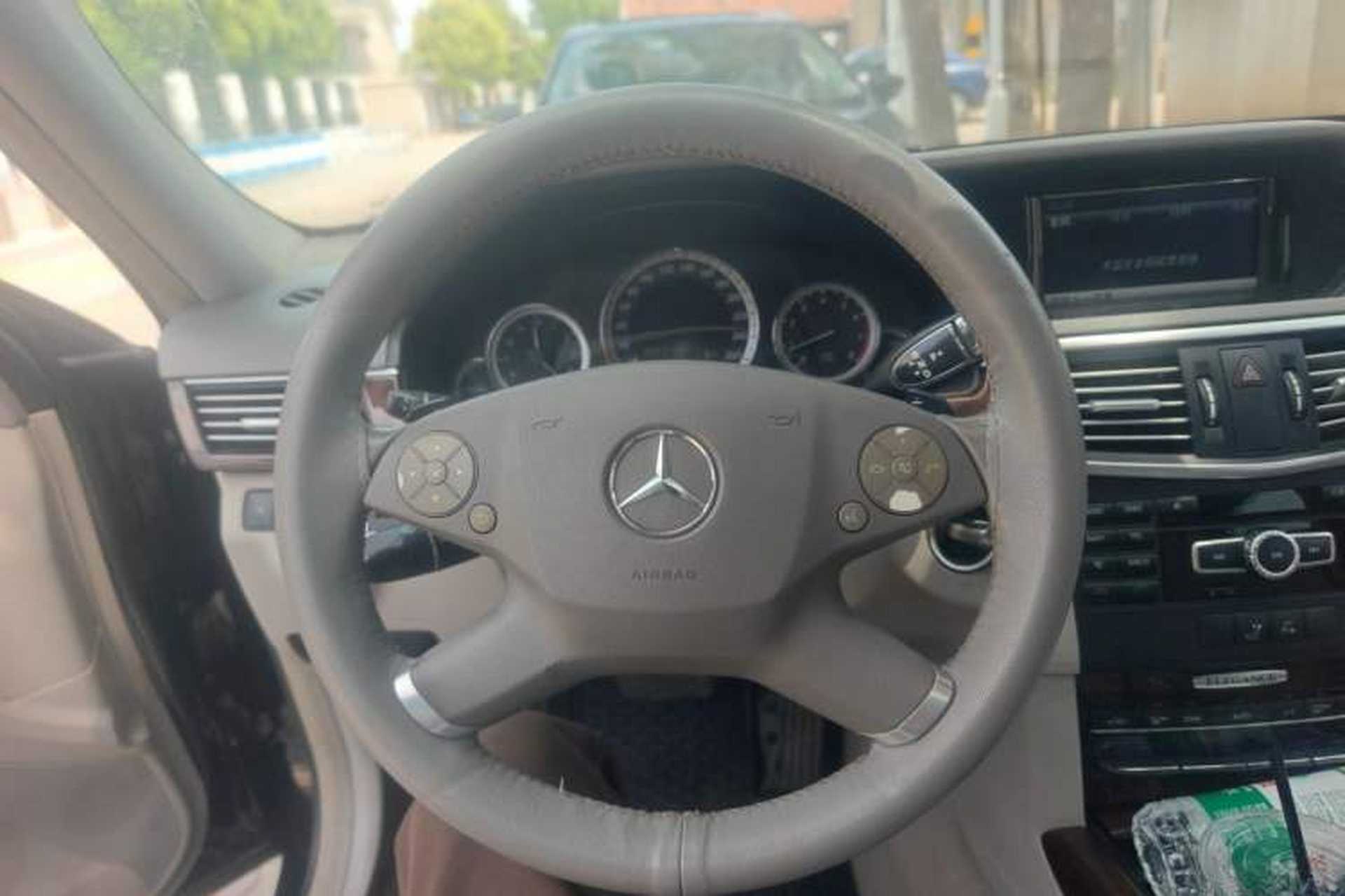 Used Mercedes-Benz E-Class 2013 E 260 L CGI Elegant Model Steering Wheel