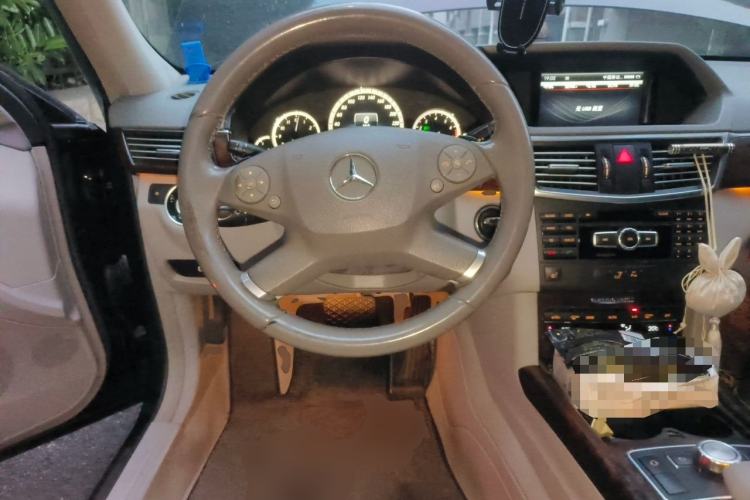 Used Mercedes-Benz E-Class 2013 E 300 L Elegant Model Steering Wheel